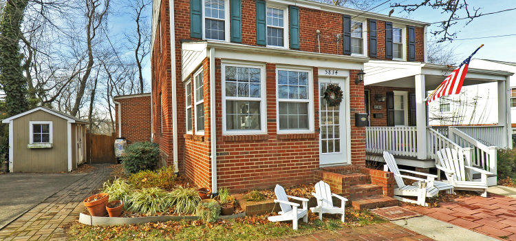 5834 Edgehill Dr, Alexandria, VA 22303